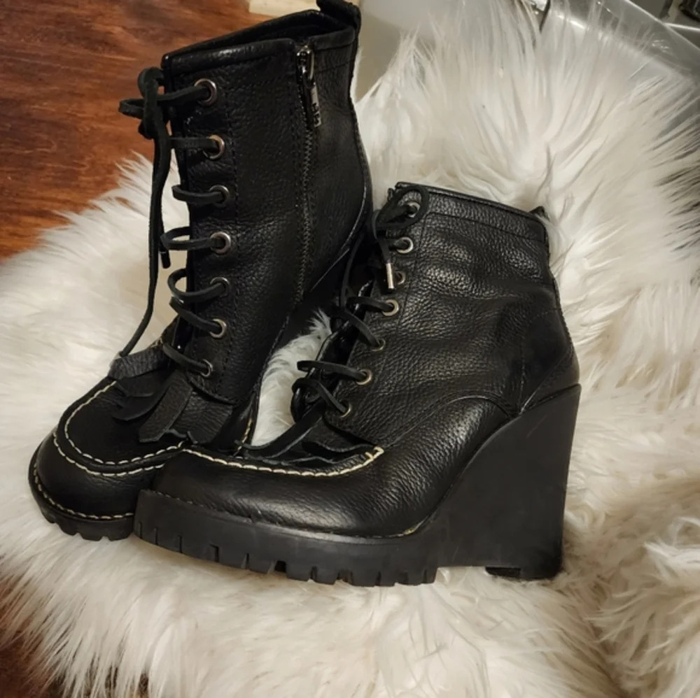 Tory Burch Kiltie Fringe Wedge Boots 10 - Picture 12 of 13